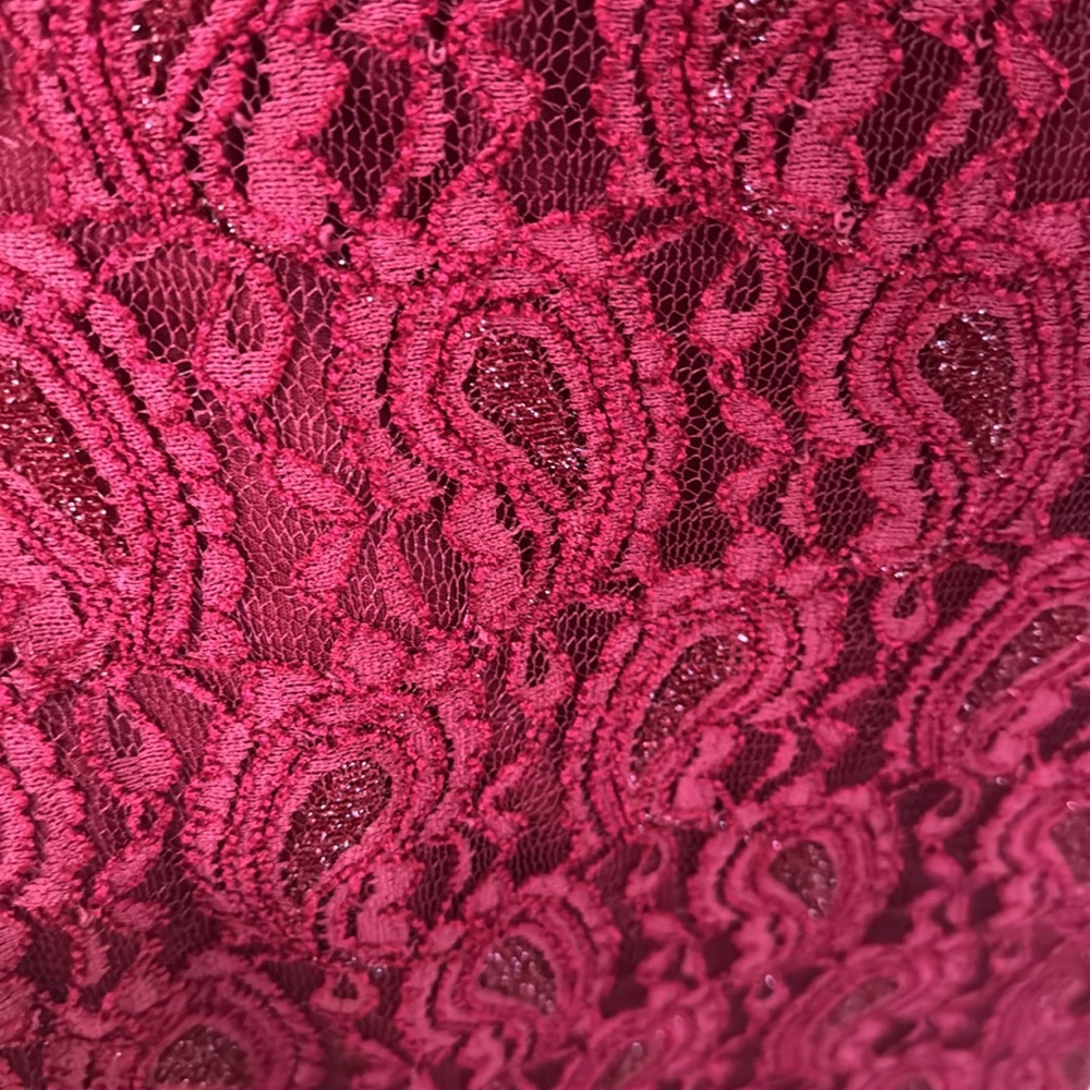 Red dress - Picture 2 of 2